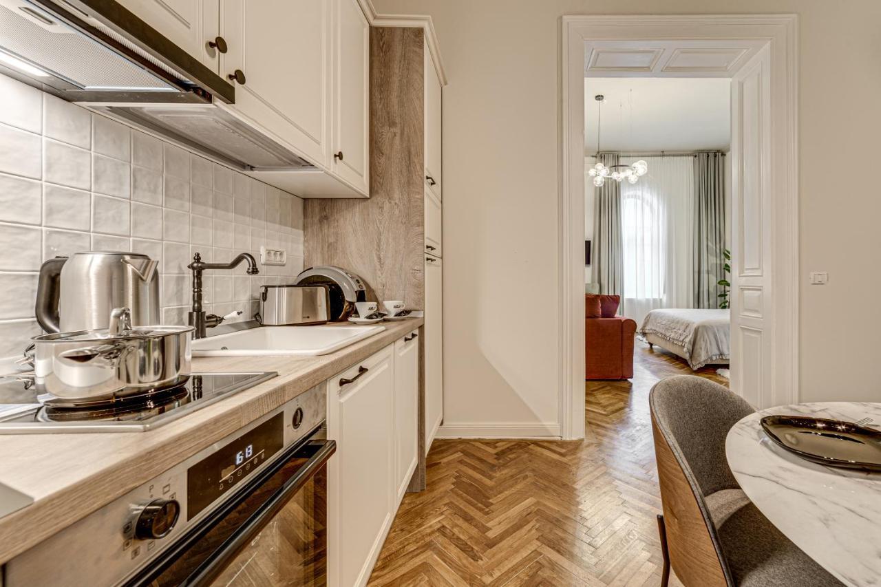 Central Family Apartment Arad Exterior foto